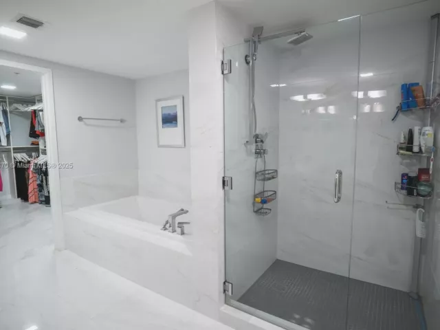 2-bedroom condo for rent in Sunny Isles Beach -  - MondialRealty