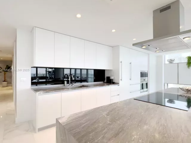 4-bedroom condo for rent in Miami - 700 NE 26th Ter 2601 - MondialRealty