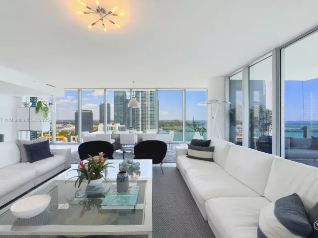 4-bedroom condo for rent in Miami - 700 NE 26th Ter 2601 - MondialRealty