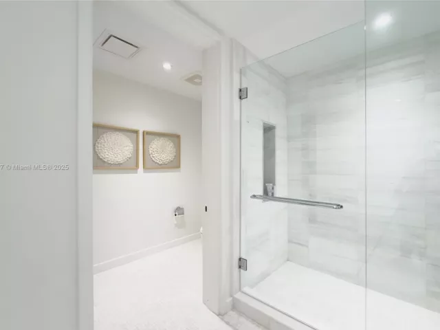 4-bedroom condo for rent in Miami - 700 NE 26th Ter 2601 - MondialRealty