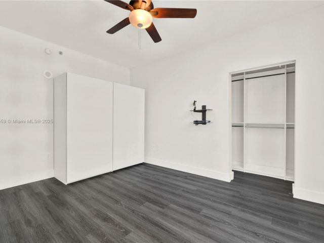 1-bedroom condo for sale in Miami - 950 Brickell Bay Dr 802 - MondialRealty