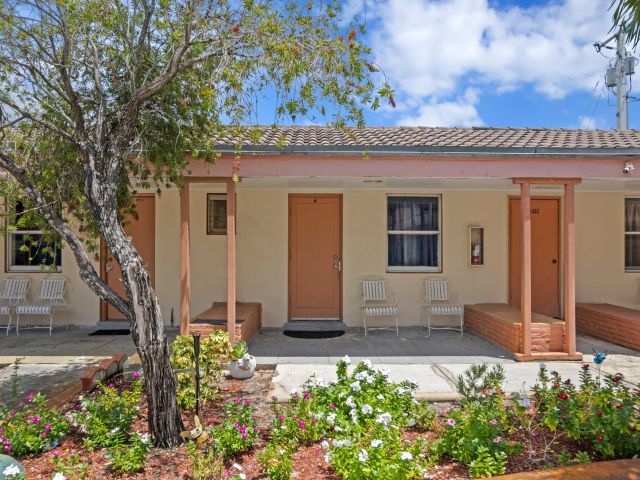 Home for sale at 7800 S Dixie Highway - photo 6430270