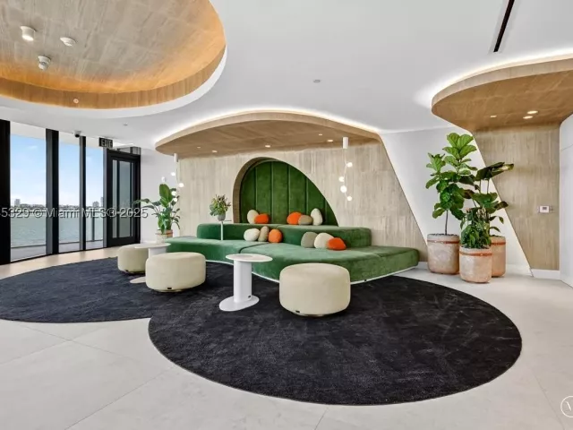3-bedroom condo for sale in Miami - 700 NE 24th Street 1405 - MondialRealty