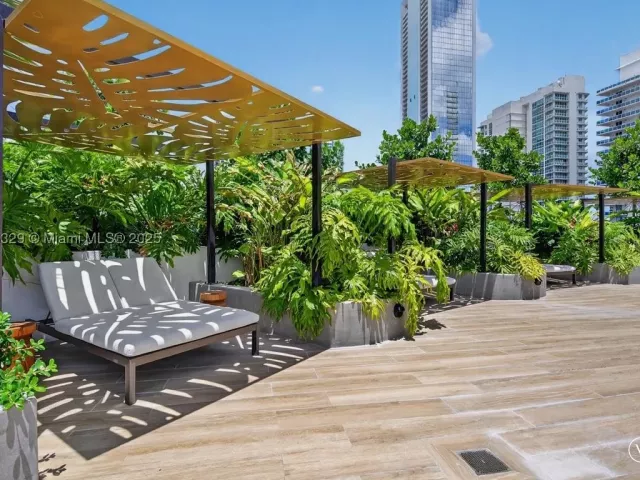 3-bedroom condo for sale in Miami - 700 NE 24th Street 1405 - MondialRealty