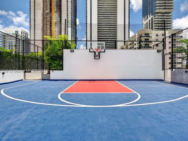 3-bedroom condo for sale in Miami - 700 NE 24th Street 1405 - MondialRealty