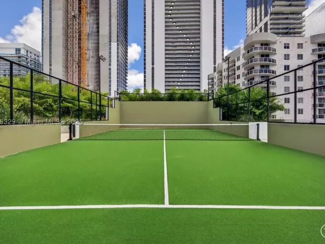 3-bedroom condo for sale in Miami - 700 NE 24th Street 1405 - MondialRealty