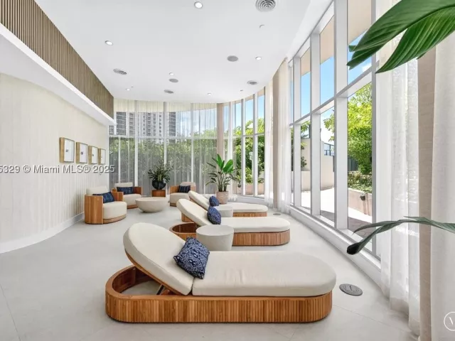 3-bedroom condo for sale in Miami - 700 NE 24th Street 1405 - MondialRealty