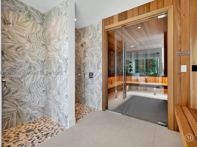 3-bedroom condo for sale in Miami - 700 NE 24th Street 1405 - MondialRealty