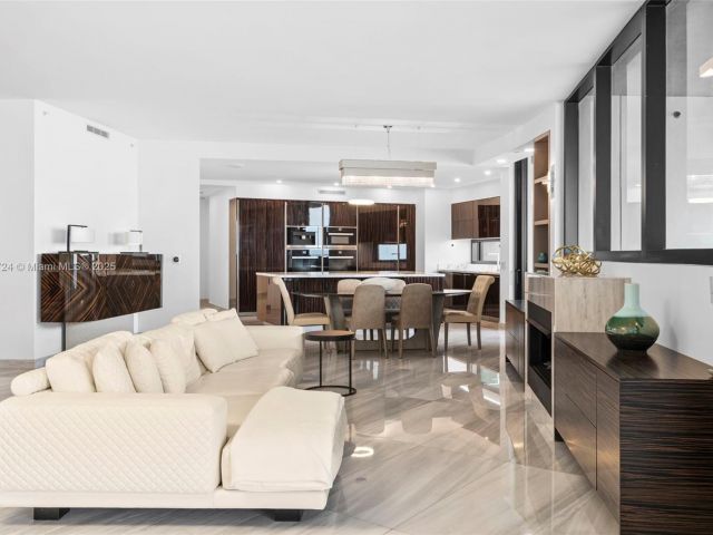 Apartment for rent  Unit #2105 - photo 6430760