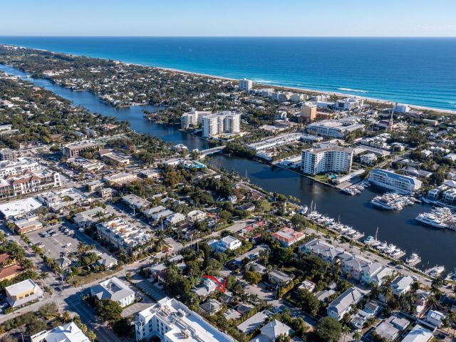 Home for rent at 122 SE 7th Avenue - photo 6430441