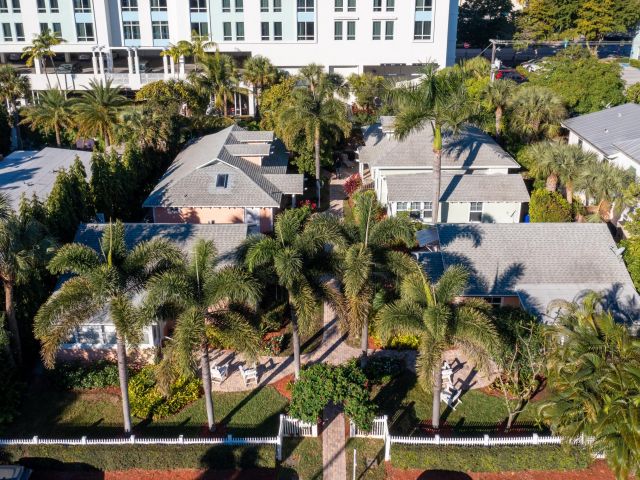 Home for rent at 122 SE 7th Avenue - photo 6430454