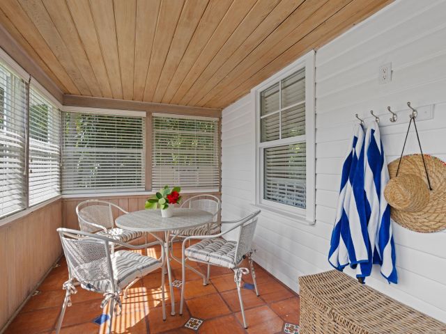 Home for rent at 122 SE 7th Avenue - photo 6430455