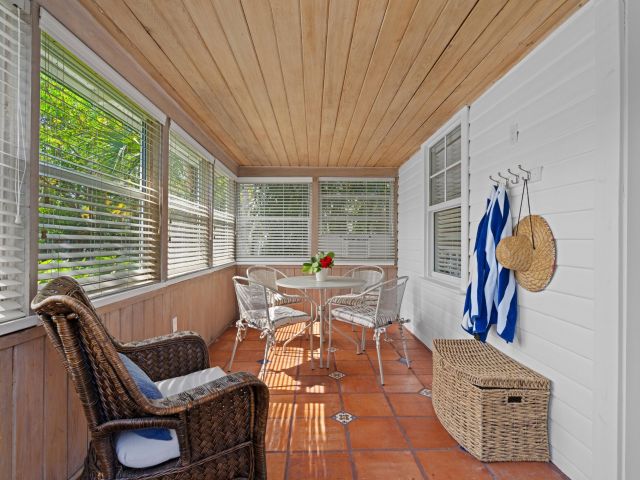 Home for rent at 122 SE 7th Avenue - photo 6430456