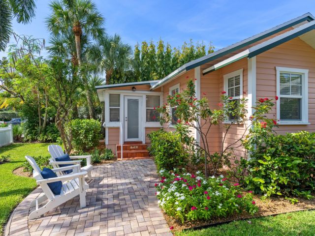 Home for rent at 122 SE 7th Avenue - photo 6430457