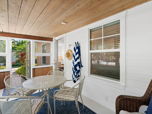 Home for rent at 118 SE 7th Avenue - photo 6431209