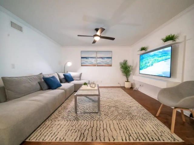 Home for rent at 3042 Cardinal Drive - photo 6431583