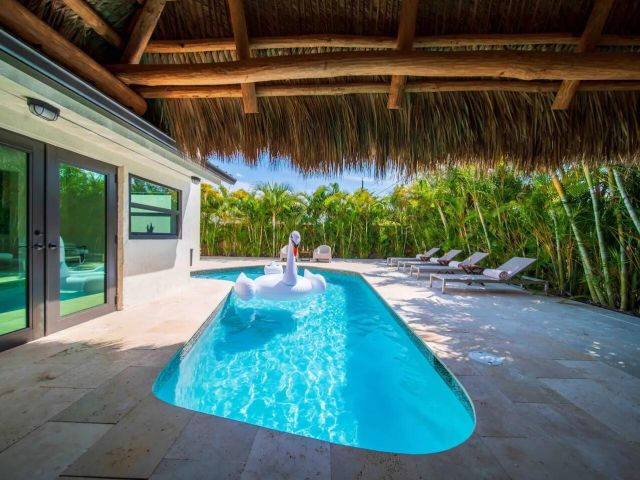 Home for rent at 3042 Cardinal Drive - photo 6431588