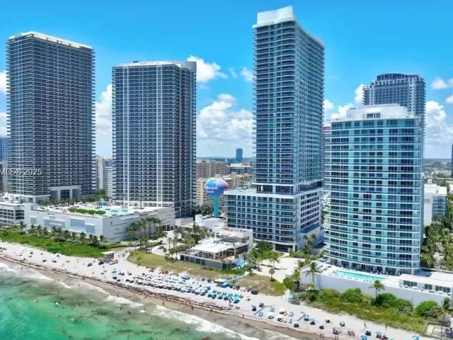 3-bedroom condo for sale in Hollywood - 4111 S Ocean Dr 1801 - MondialRealty