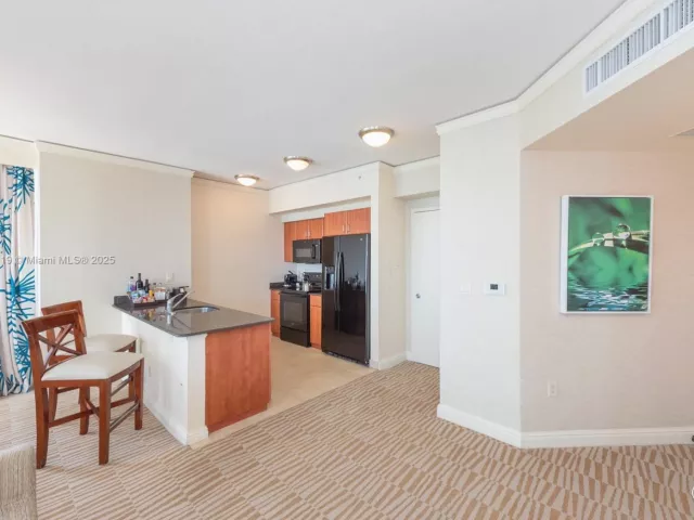 2-bedroom condo for sale in Sunny Isles Beach - 18001 Collins Ave 1214- 1215 - MondialRealty