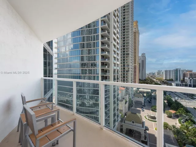 2-bedroom condo for sale in Sunny Isles Beach - 18001 Collins Ave 1214- 1215 - MondialRealty