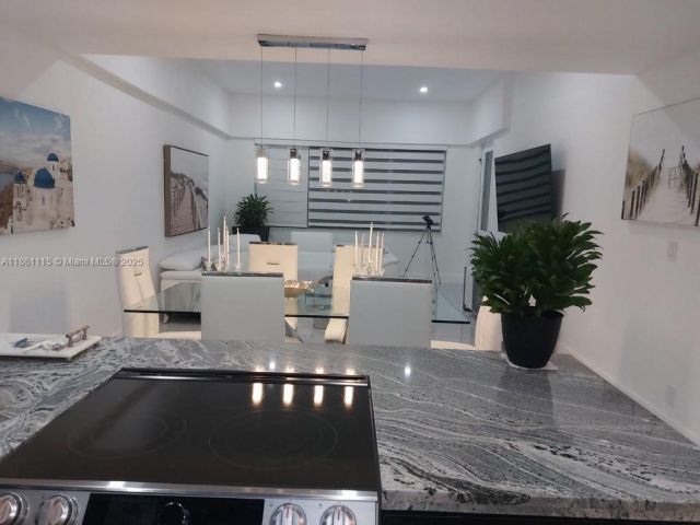 Apartment for sale  Unit #1721 - photo 7443283