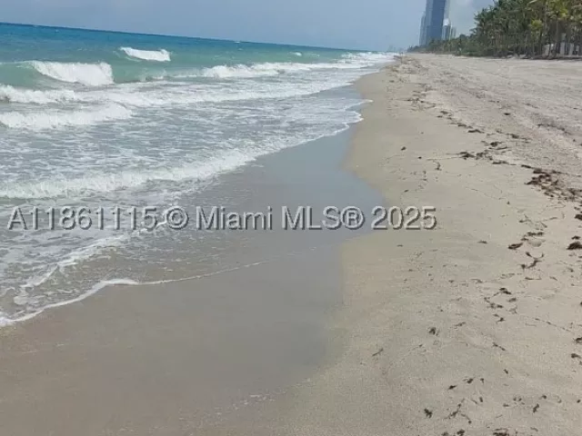 1-bedroom condo for sale in Hallandale Beach - 3180 S Ocean Dr 1721 - MondialRealty
