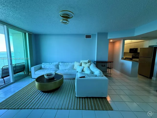 2-bedroom condo for rent in Miami - 800 Claughton Island Dr 703 - MondialRealty