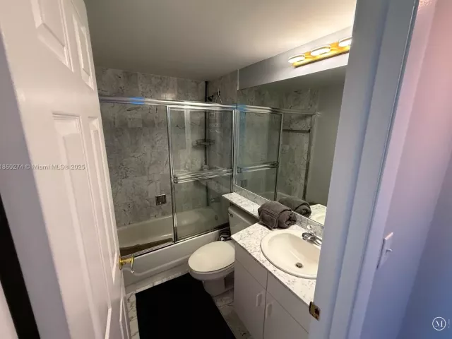 2-bedroom condo for rent in Miami - 800 Claughton Island Dr 703 - MondialRealty