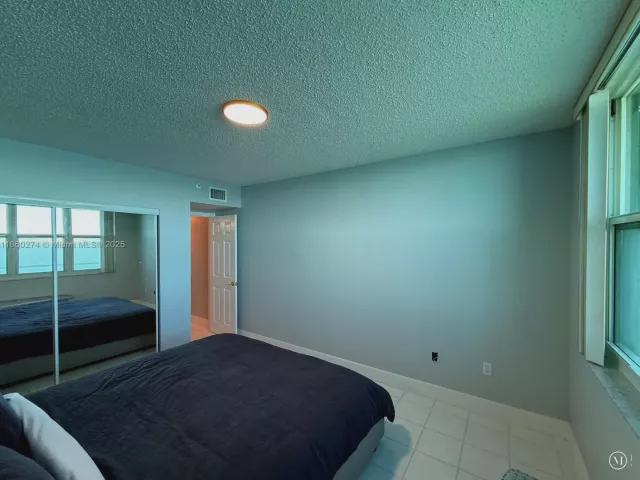 2-bedroom condo for rent in Miami - 800 Claughton Island Dr 703 - MondialRealty