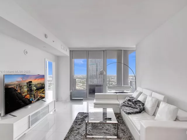 1-bedroom condo for sale in Miami - 851 NE 1st Ave 3800 - MondialRealty