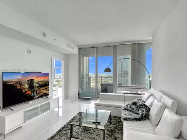 1-bedroom condo for sale in Miami - 851 NE 1st Ave 3800 - MondialRealty
