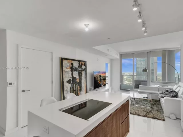 1-bedroom condo for sale in Miami - 851 NE 1st Ave 3800 - MondialRealty