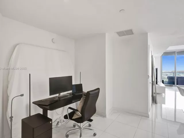 1-bedroom condo for sale in Miami - 851 NE 1st Ave 3800 - MondialRealty