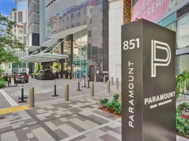 1-bedroom condo for sale in Miami - 851 NE 1st Ave 3800 - MondialRealty