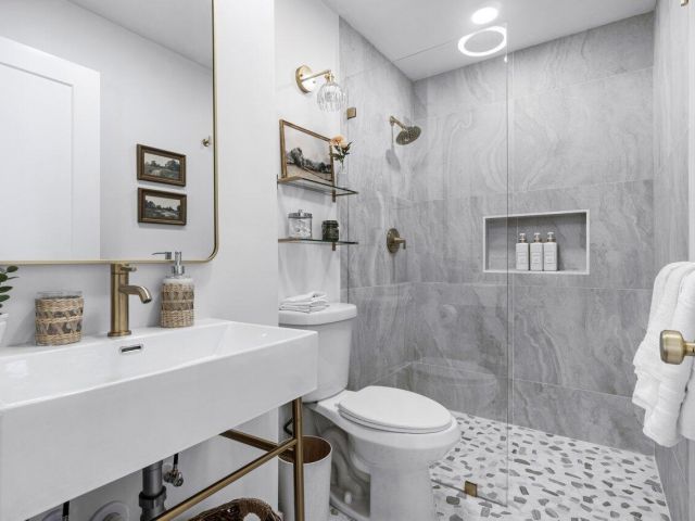 Home for rent at 512 49th Street - photo 6445825