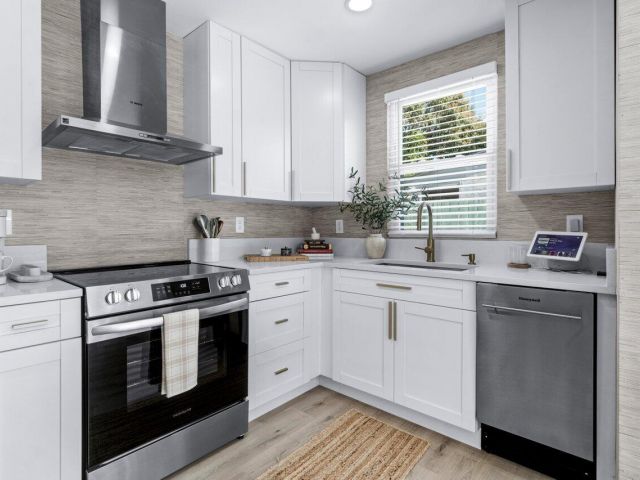 Home for rent at 512 49th Street - photo 6445829