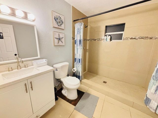 Home for sale at 2010 NE 1st Avenue - photo 6450868