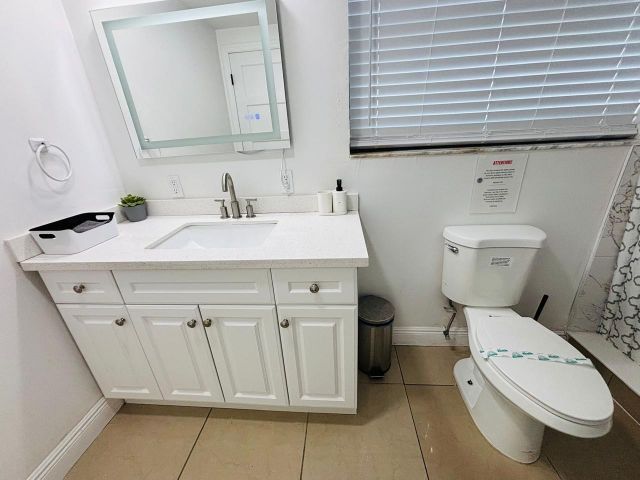 Home for sale at 2010 NE 1st Avenue - photo 6450871