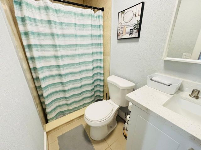 Home for sale at 2010 NE 1st Avenue - photo 6450875