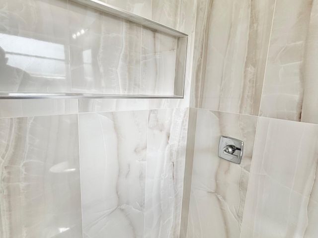 Home for rent at 2370 NE 4th Avenue - photo 6539689