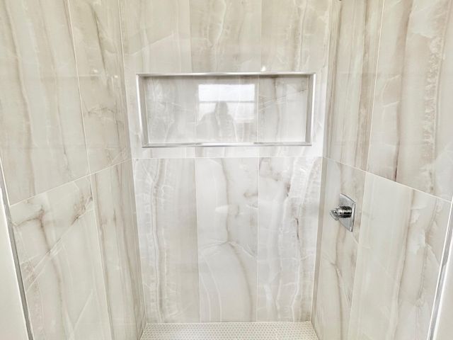 Home for rent at 2370 NE 4th Avenue - photo 6539690