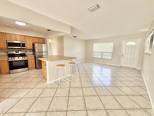 Home for rent at 2370 NE 4th Avenue - photo 6539696