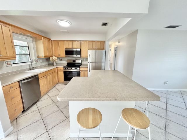 Home for rent at 2370 NE 4th Avenue - photo 6539698