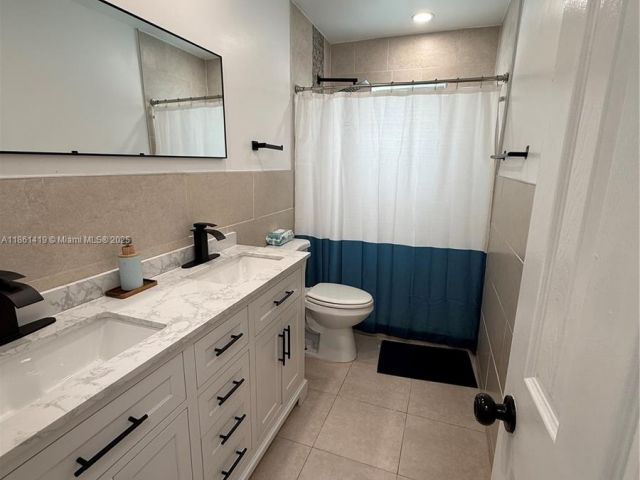 3-bedroom home for sale in Miami Gardens - 3521 NW 171st Ter - MondialRealty
