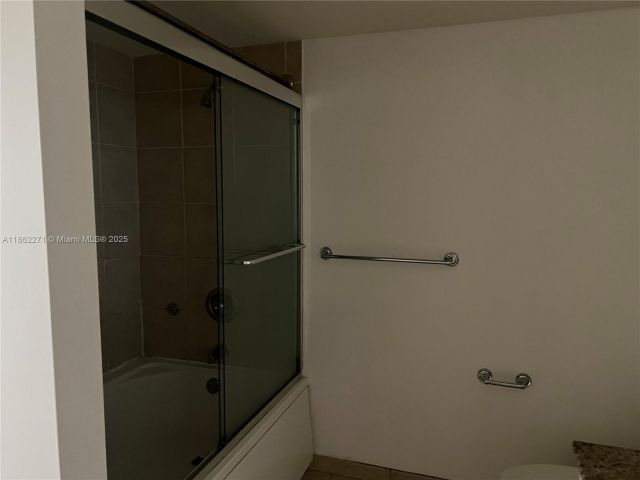 1-bedroom condo for sale in Aventura - 19501 W Country Club Dr 1411 - MondialRealty