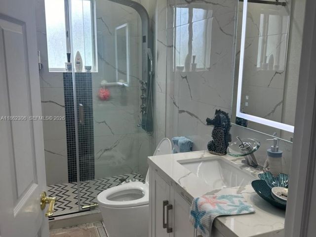 Home for sale at 318 NE 31st Ave - photo 7460234