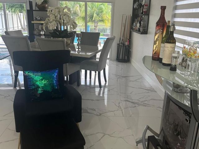 Home for sale at 318 NE 31st Ave - photo 7460238