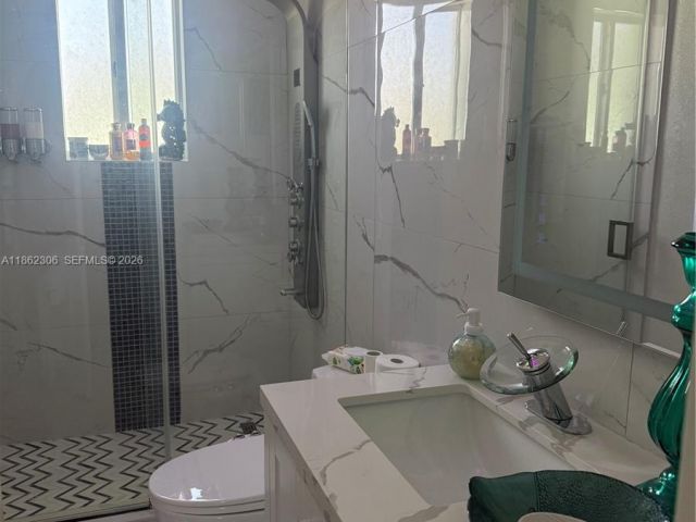 Home for sale at 318 NE 31st Ave - photo 7460252