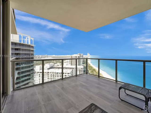 2-bedroom condo for sale in Bal Harbour -  - MondialRealty