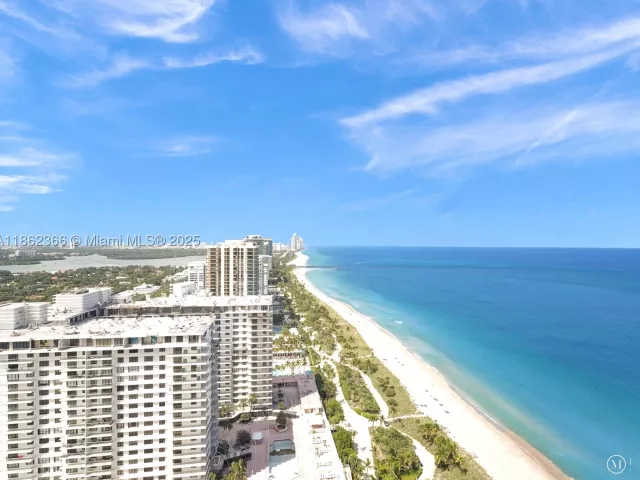 2-bedroom condo for sale in Bal Harbour -  - MondialRealty